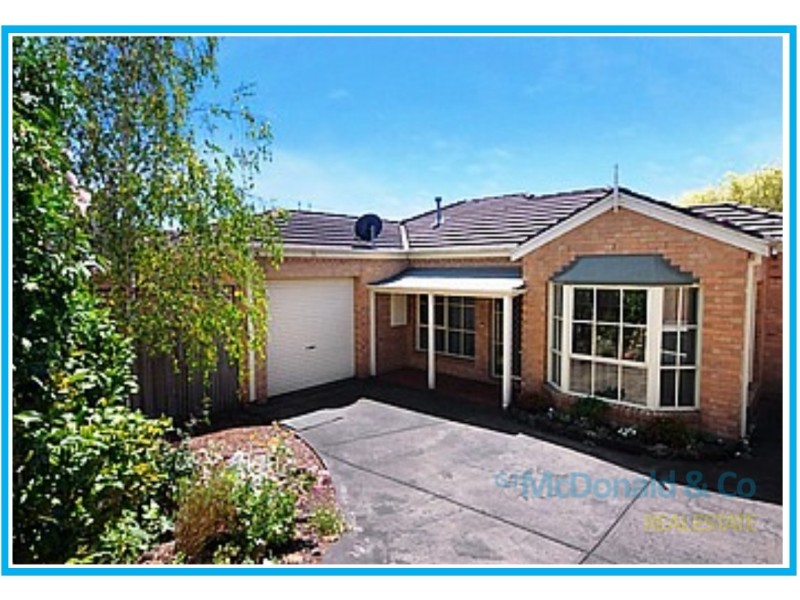 2/1B Lichen Grove, Highton VIC 3216