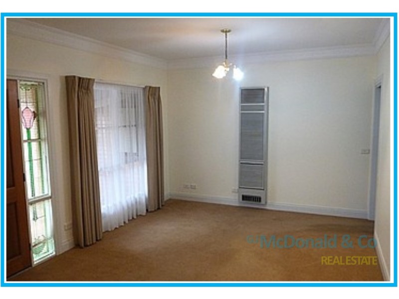 2/1B Lichen Grove, Highton VIC 3216