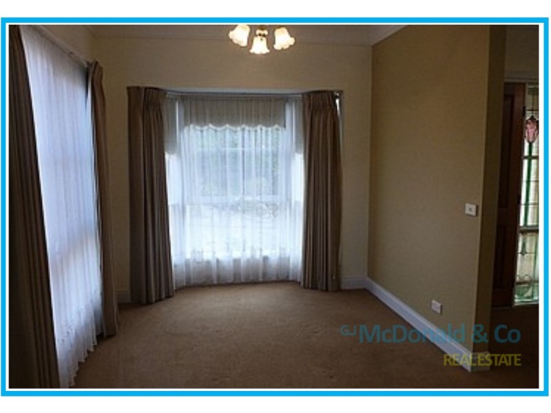 2/1B Lichen Grove, Highton VIC 3216