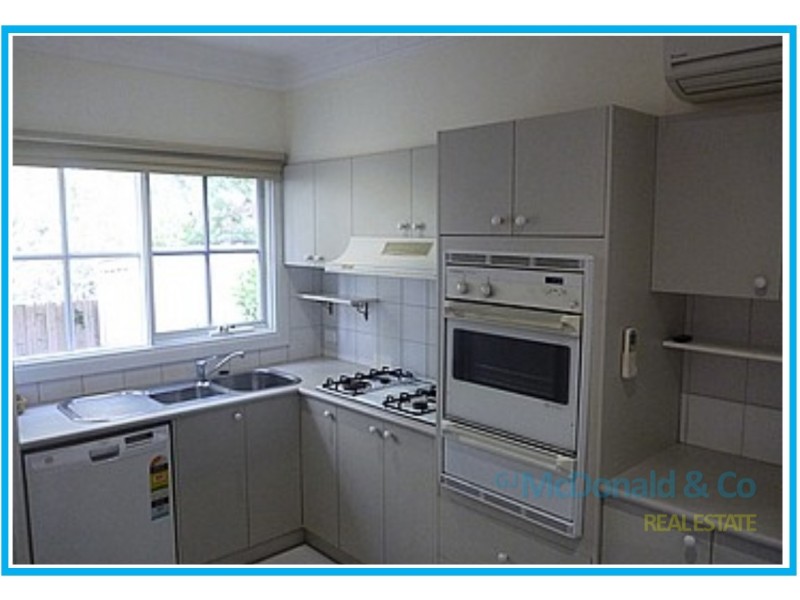 2/1B Lichen Grove, Highton VIC 3216