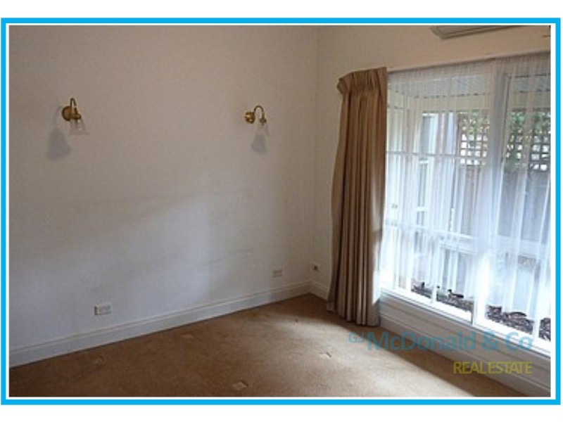 2/1B Lichen Grove, Highton VIC 3216