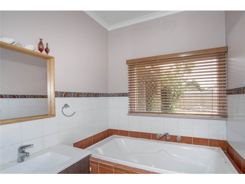 45 Torquay Road, Belmont VIC 3216