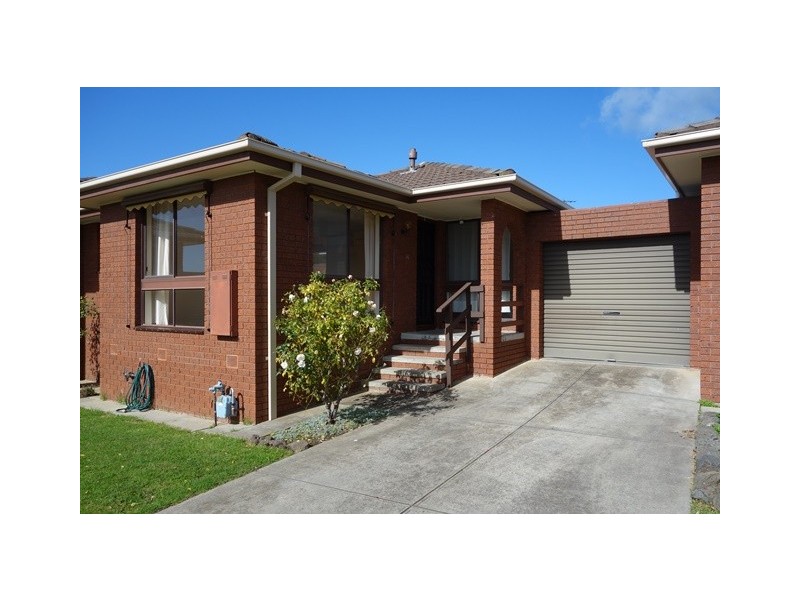 2/15 Bieske Road, Grovedale VIC 3216