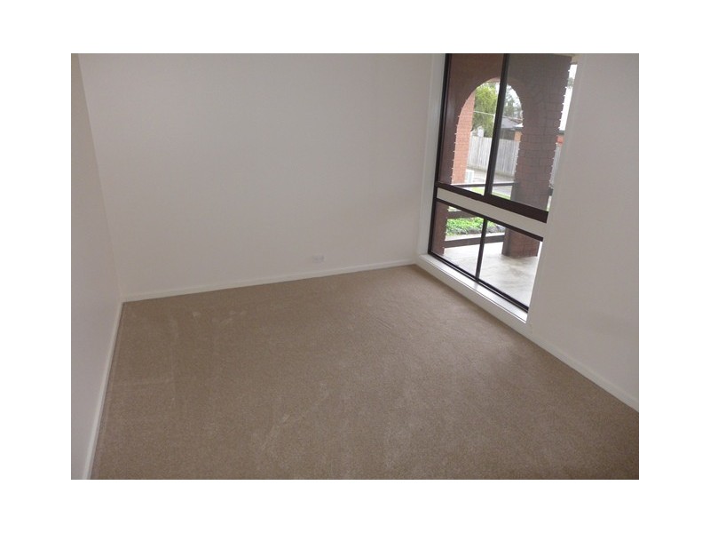 2/15 Bieske Road, Grovedale VIC 3216