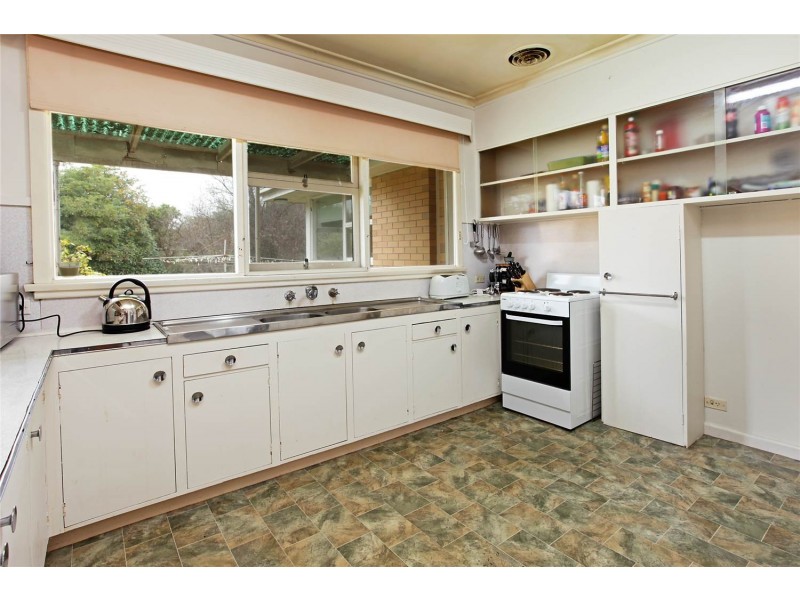 14 Barrabool Road, Highton VIC 3216