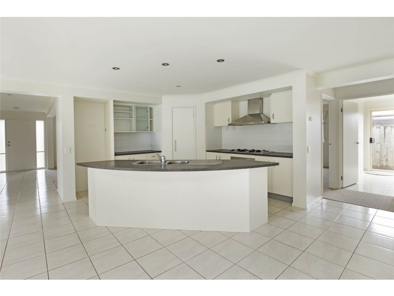 8 Priory Court, Marshall VIC 3216