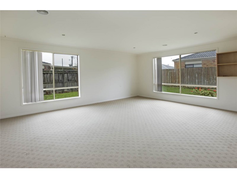 8 Priory Court, Marshall VIC 3216