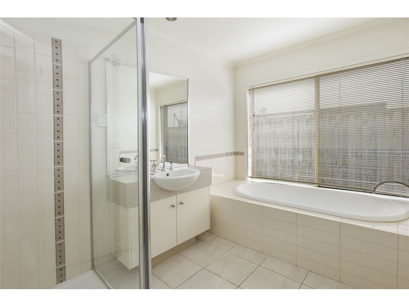 8 Priory Court, Marshall VIC 3216
