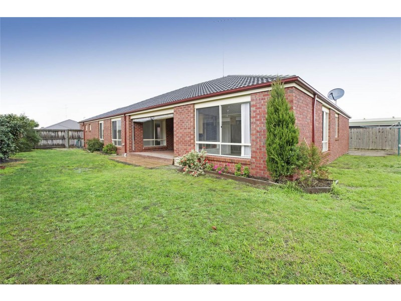 8 Priory Court, Marshall VIC 3216