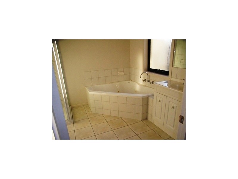 1/3 Adams Place, Geelong VIC 3220