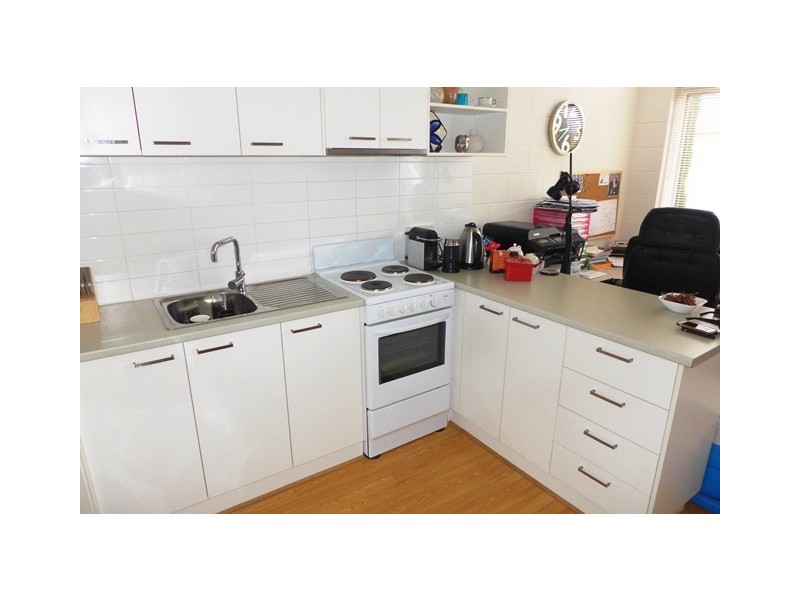 4/29 Knight Avenue, Herne Hill VIC 3218