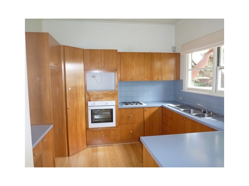 8 Lunan Avenue, Geelong VIC 3220