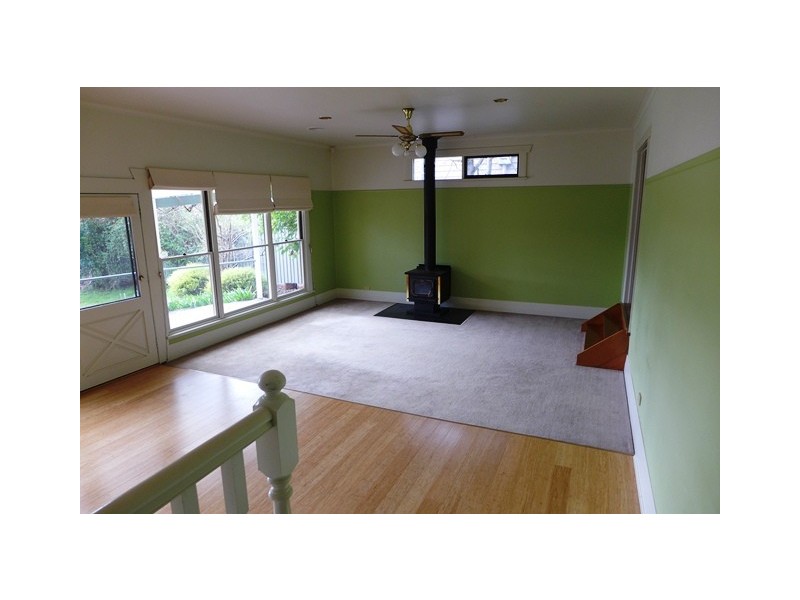 8 Lunan Avenue, Geelong VIC 3220