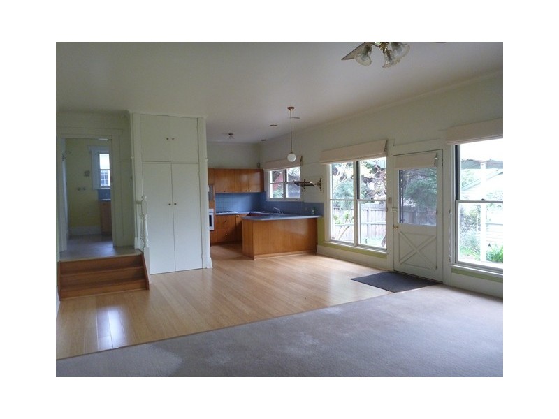 8 Lunan Avenue, Geelong VIC 3220
