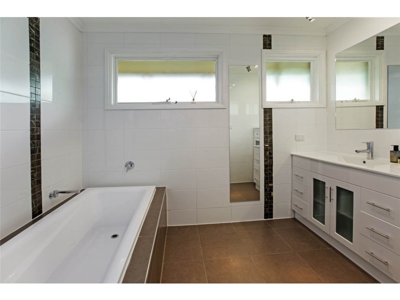 5 Jersey Court, Belmont VIC 3216