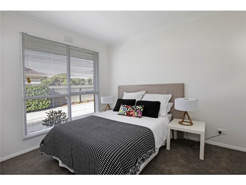 1/40 Clonard Ave, Geelong West VIC 3218