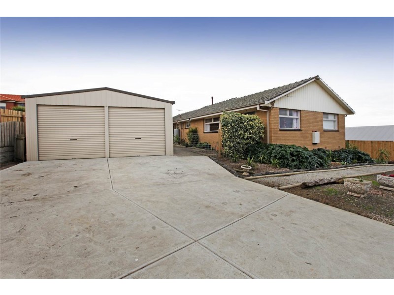 2/13 Kirami Court, Wandana Heights VIC 3216