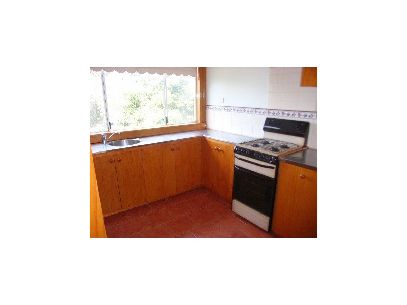 17 Montpellier Drive, Highton VIC 3216