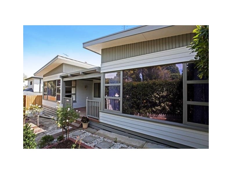 27 Arkana Avenue, Highton VIC 3216