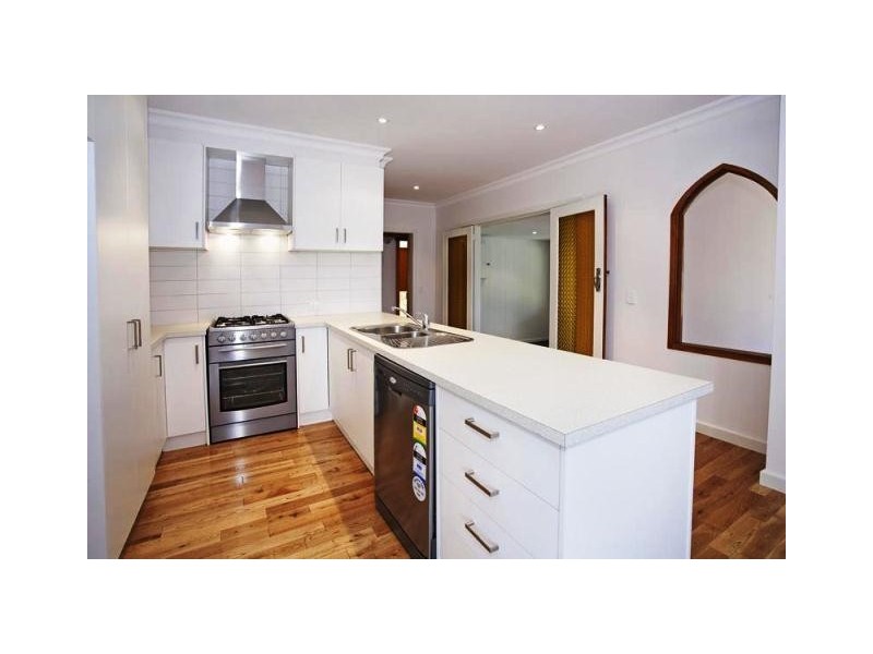 27 Arkana Avenue, Highton VIC 3216