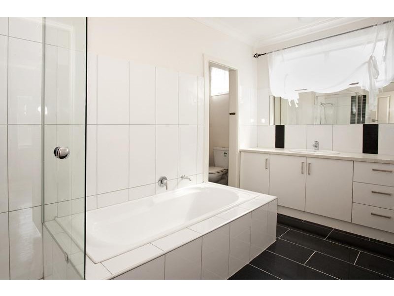 27 Arkana Avenue, Highton VIC 3216