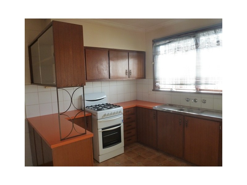 2/2 Atami Crescent, Corio VIC 3214