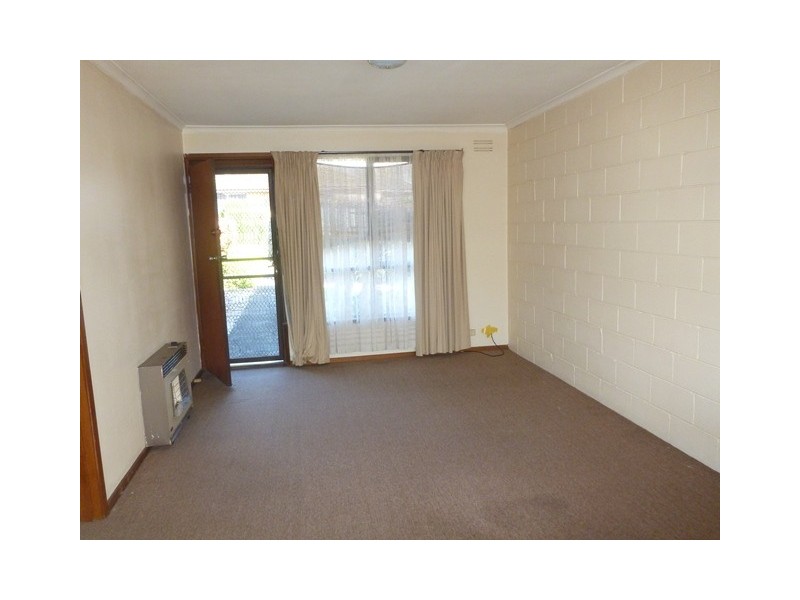 2/2 Atami Crescent, Corio VIC 3214