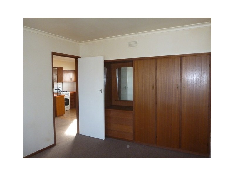 2/2 Atami Crescent, Corio VIC 3214