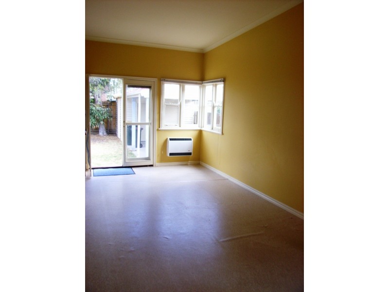 39 Saffron Street, Newtown VIC 3220