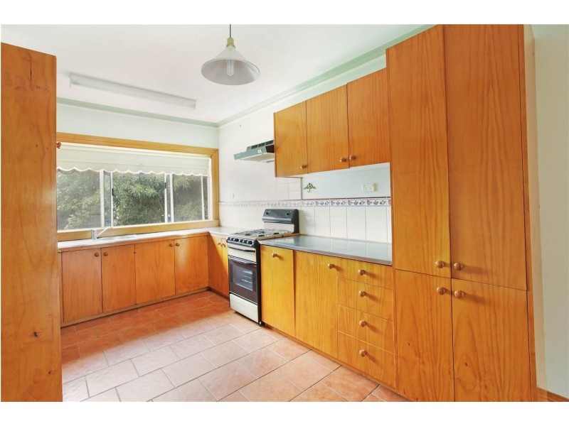 17 Montpellier Drive, Highton VIC 3216