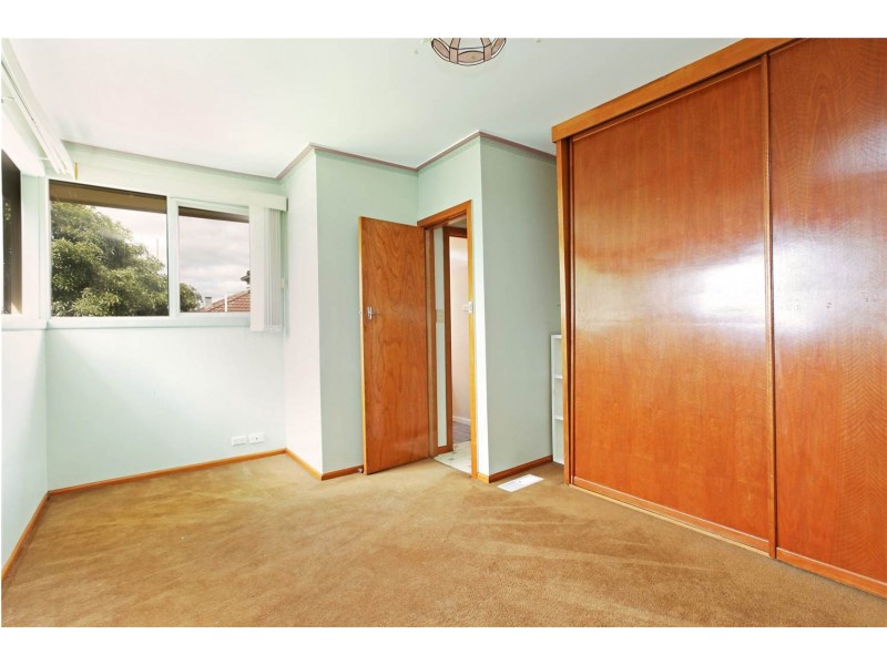 17 Montpellier Drive, Highton VIC 3216