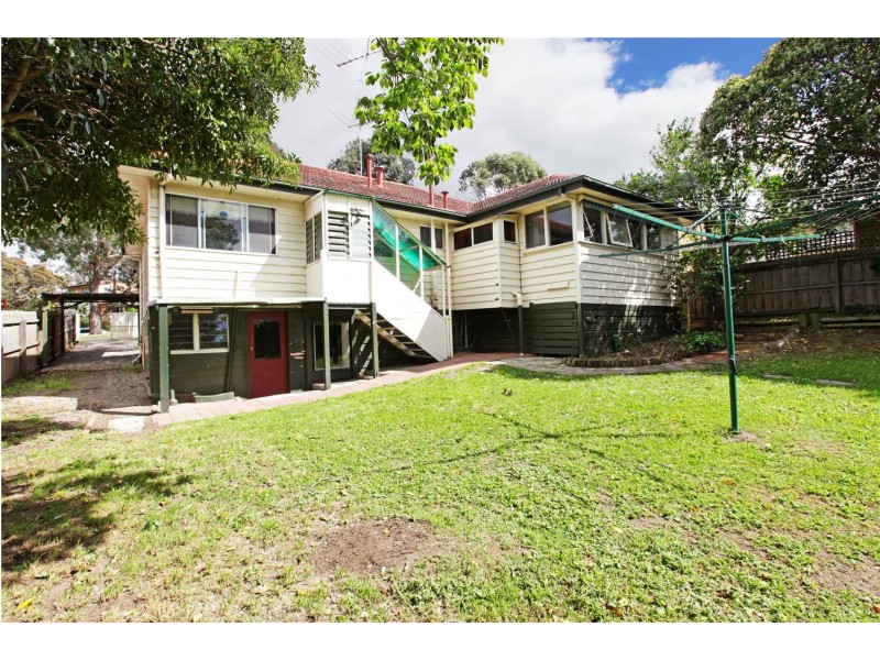 17 Montpellier Drive, Highton VIC 3216