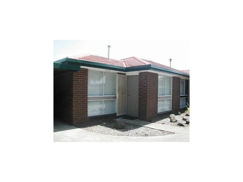 2/8 Casaceli Court, Whittington VIC 3219