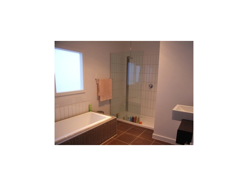 2 Mary Street, Hamlyn Heights VIC 3215