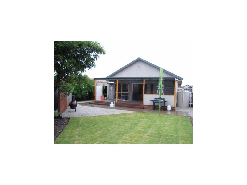 2 Mary Street, Hamlyn Heights VIC 3215