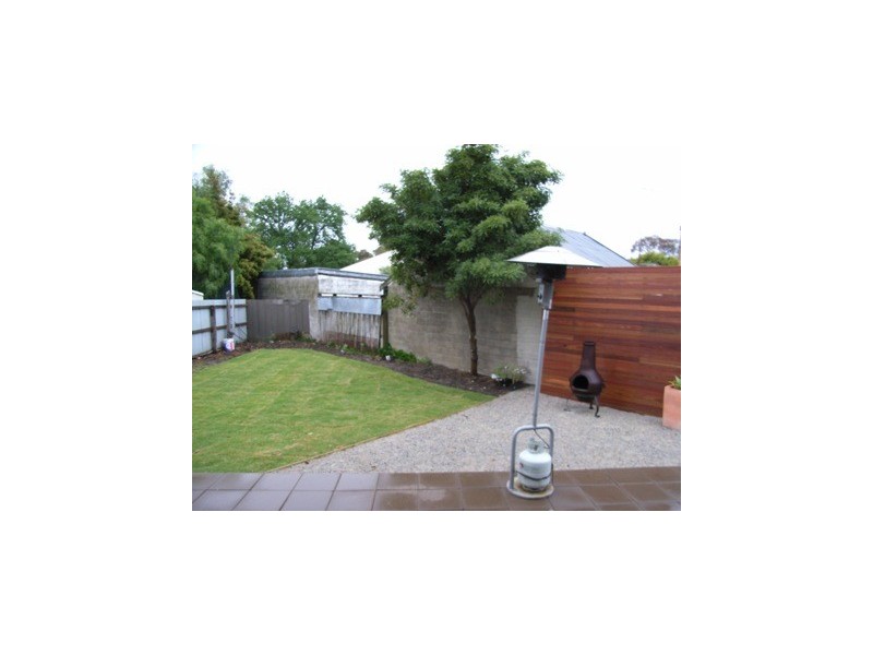 2 Mary Street, Hamlyn Heights VIC 3215