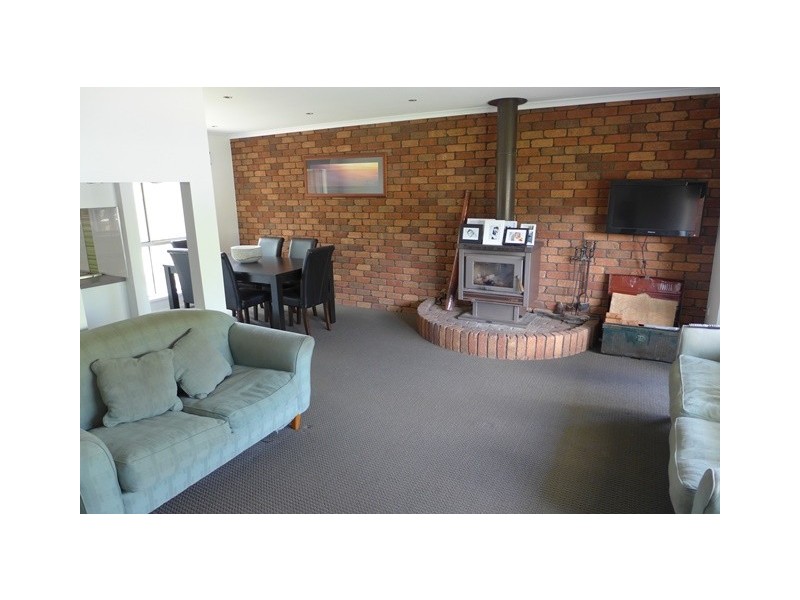 8 Oberon Drive, Belmont VIC 3216