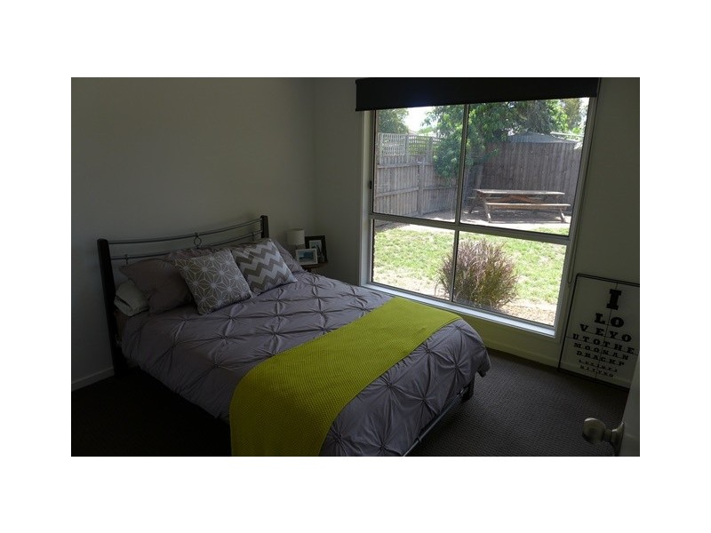 8 Oberon Drive, Belmont VIC 3216