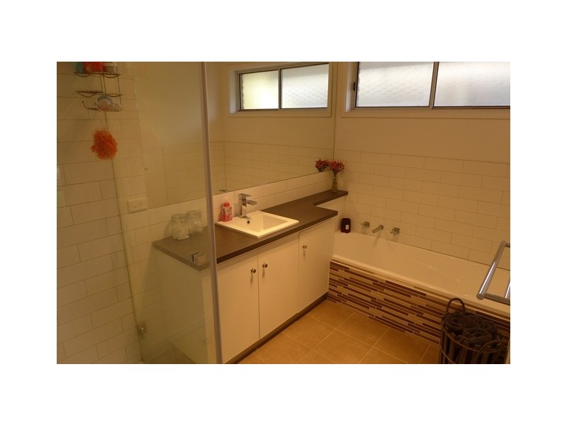 8 Oberon Drive, Belmont VIC 3216