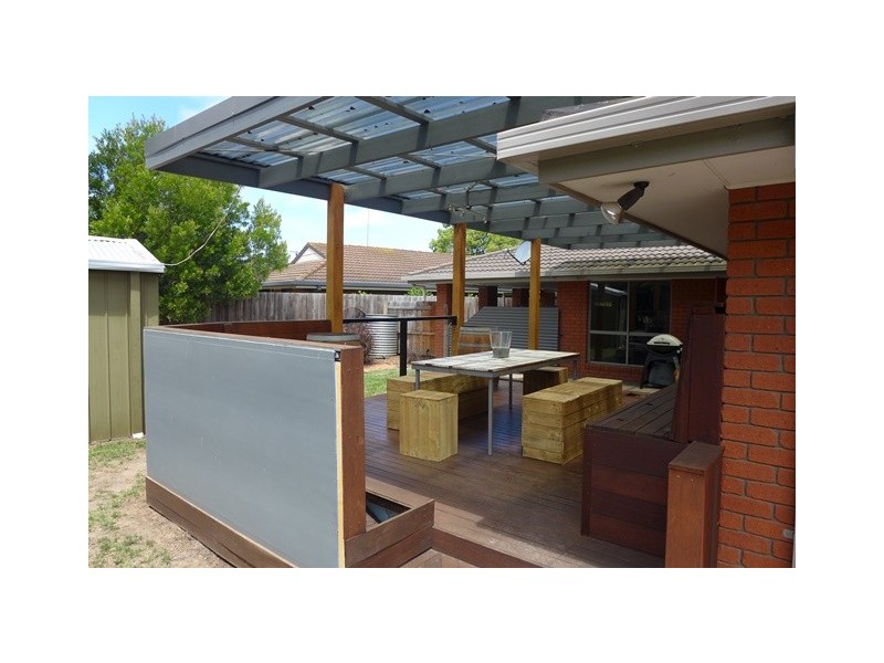 8 Oberon Drive, Belmont VIC 3216