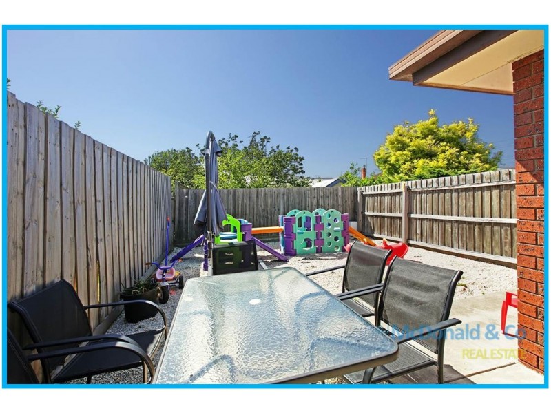 2/23 Charlotte Avenue, Newcomb VIC 3219