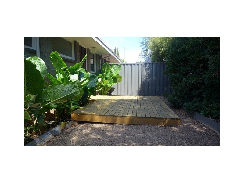 2/23 Hutcheson  Avenue, Highton VIC 3216