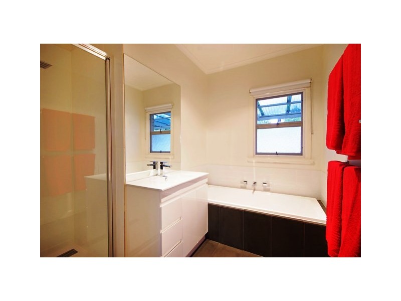 11 Elsvern Avenue, Belmont VIC 3216