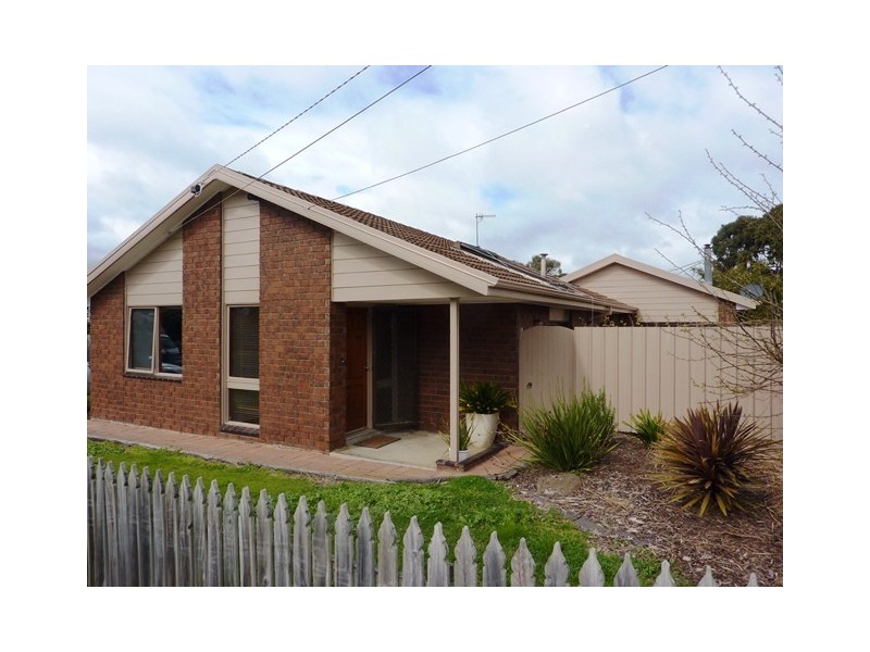 39 Buckingham Street, Newtown VIC 3220