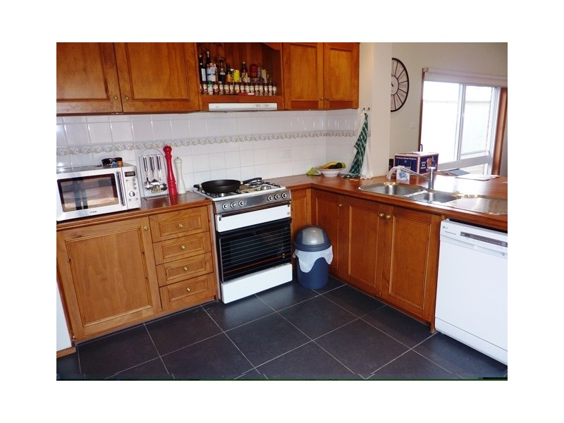 39 Buckingham Street, Newtown VIC 3220