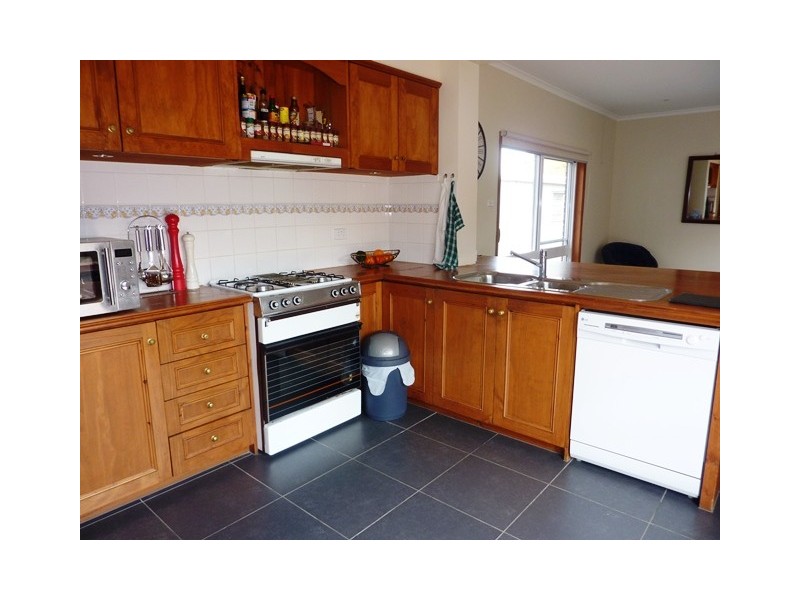 39 Buckingham Street, Newtown VIC 3220