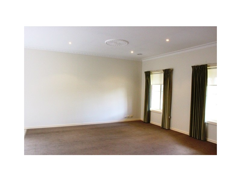 1 Chadwick Street, Newtown VIC 3220