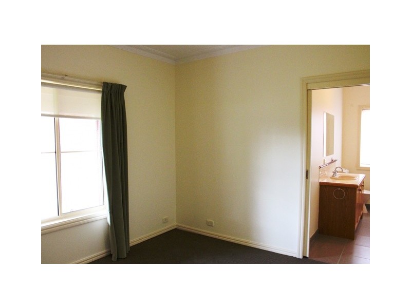 1 Chadwick Street, Newtown VIC 3220