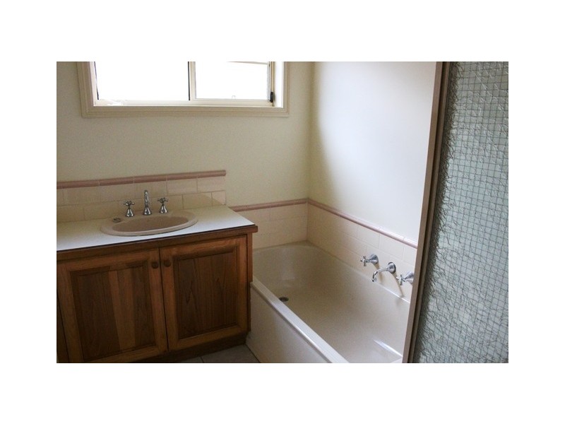 1 Chadwick Street, Newtown VIC 3220