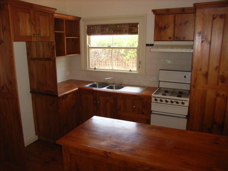 107 St Albans Road, East Geelong VIC 3219